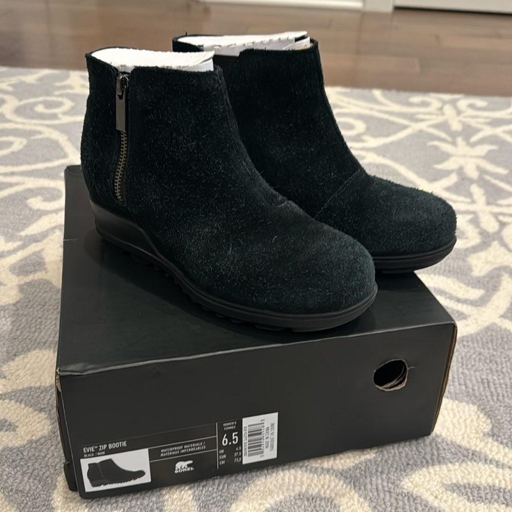 SOREL Evie Zip Bootie